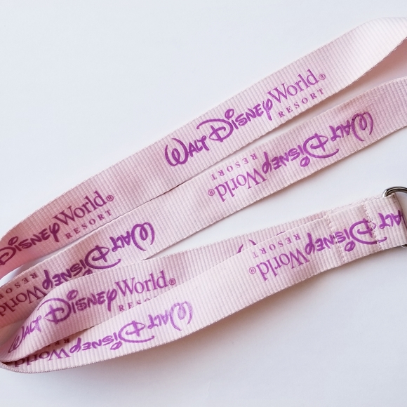 ❗Vintage 2000s Disneyworld Baby Pink Lanyard❗ - Picture 3 of 5